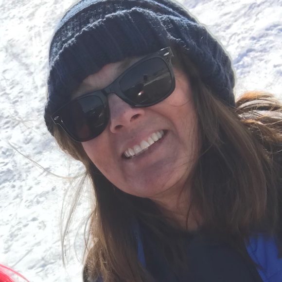 Meet your Posher, Laura - Picture 1 of 1